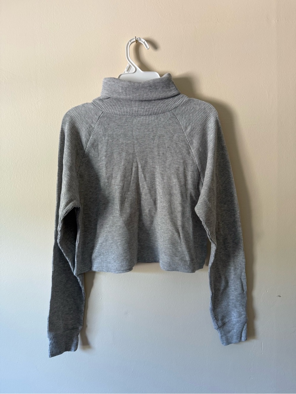 PacSun Gray Ribbed Turtleneck Cropped Sweater